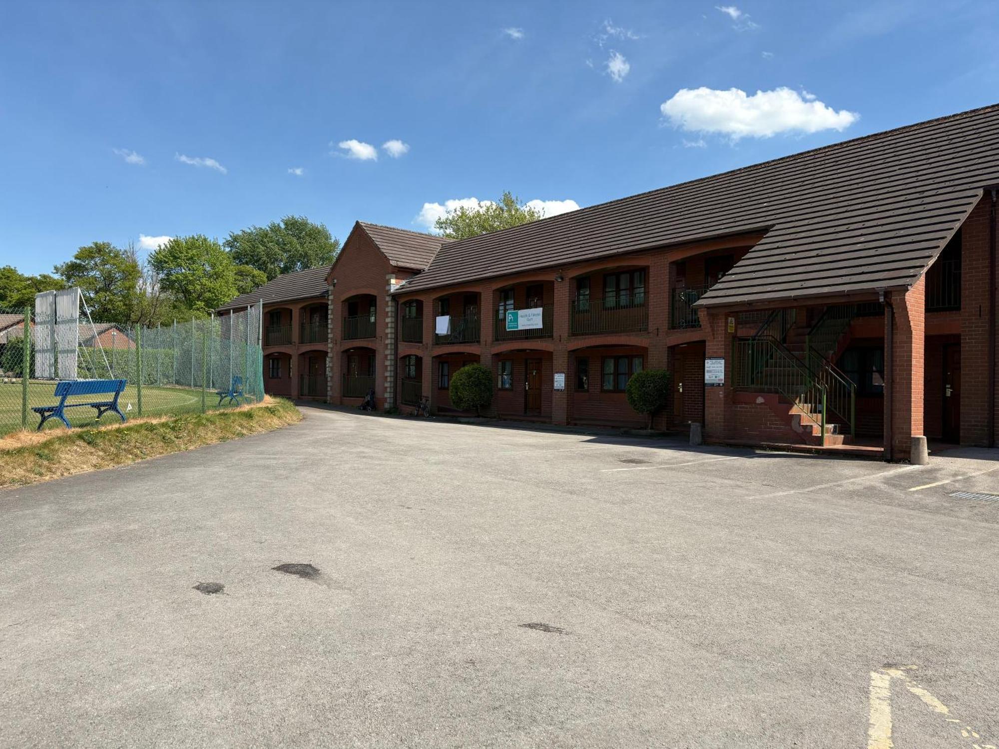 Tollgate Hotel & Leisure Stoke-on-Trent Extérieur photo