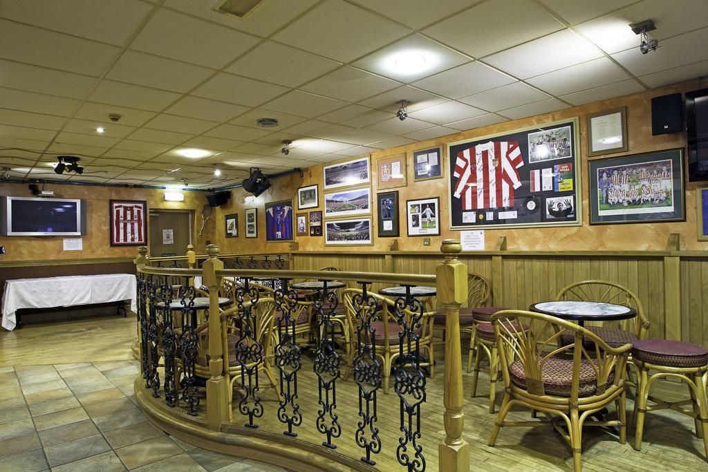 Tollgate Hotel & Leisure Stoke-on-Trent Extérieur photo