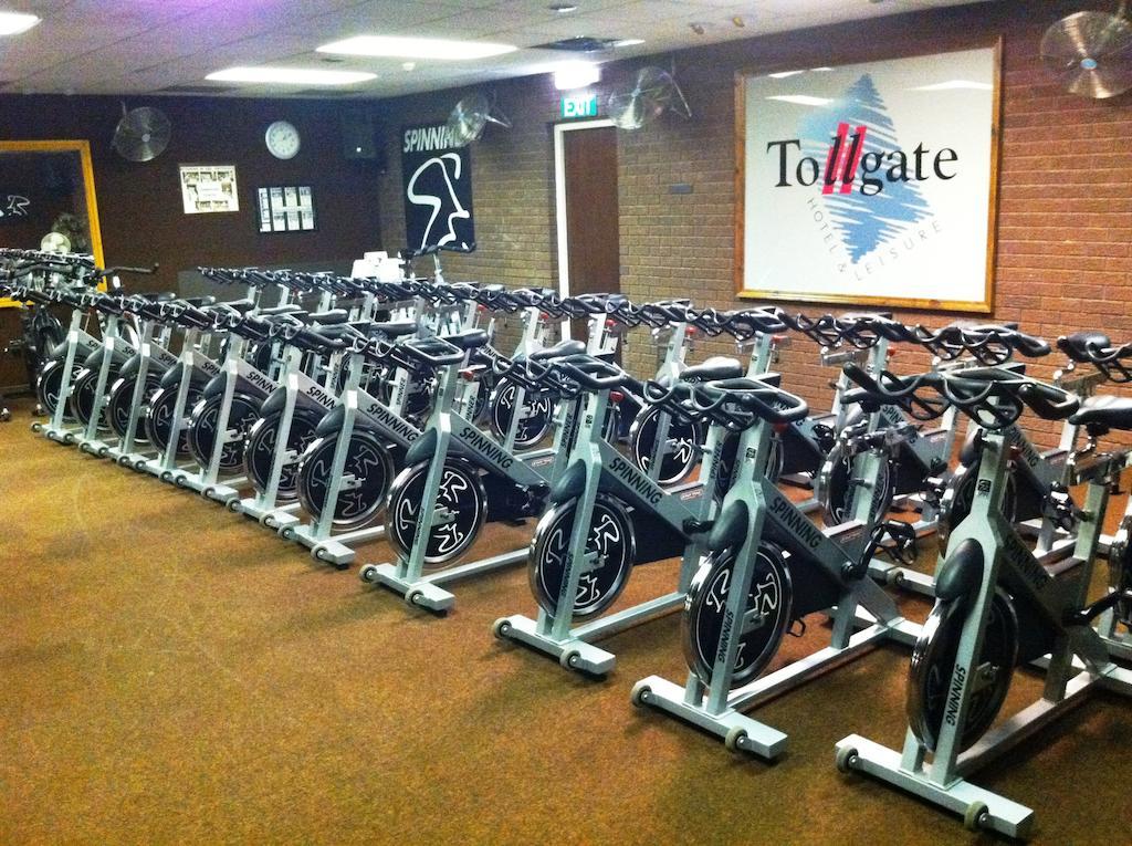 Tollgate Hotel & Leisure Stoke-on-Trent Extérieur photo